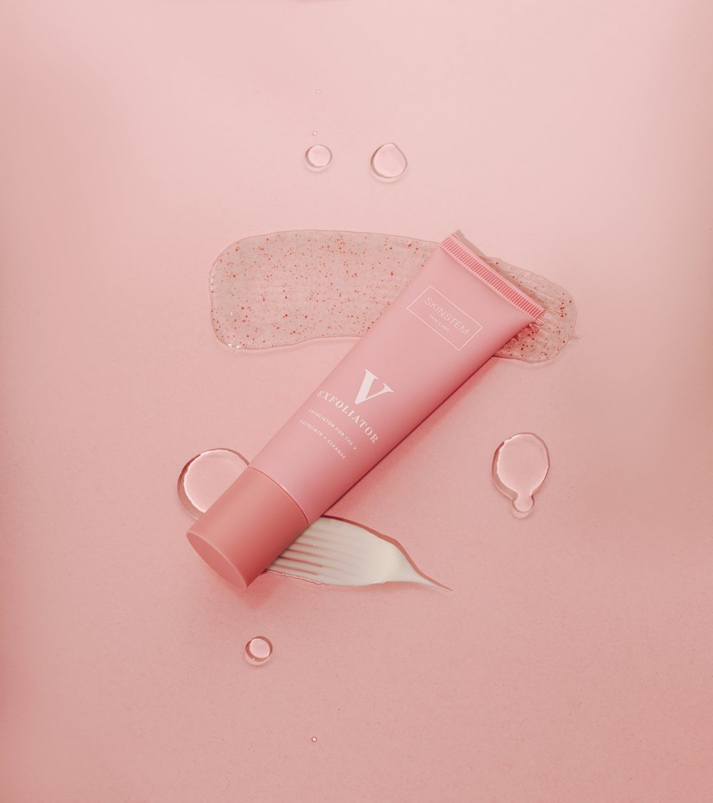 The exfoliator next to a smear of the gel